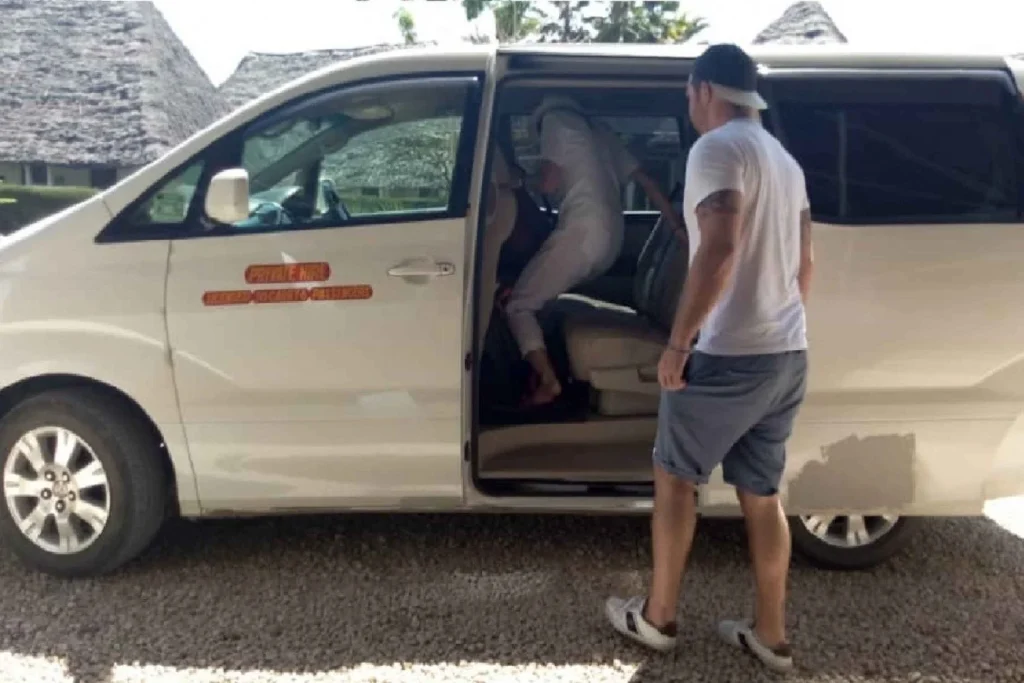 zanzibar airport transfer service taxi 2839120